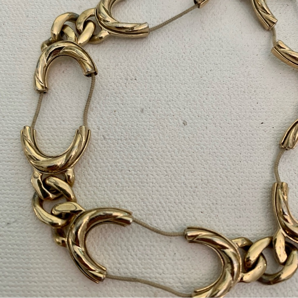 MONET Women's Gold Tone Horseshoe Stretch Link Chain Bracelet Needs Repair VTG - Picture 8 of 10